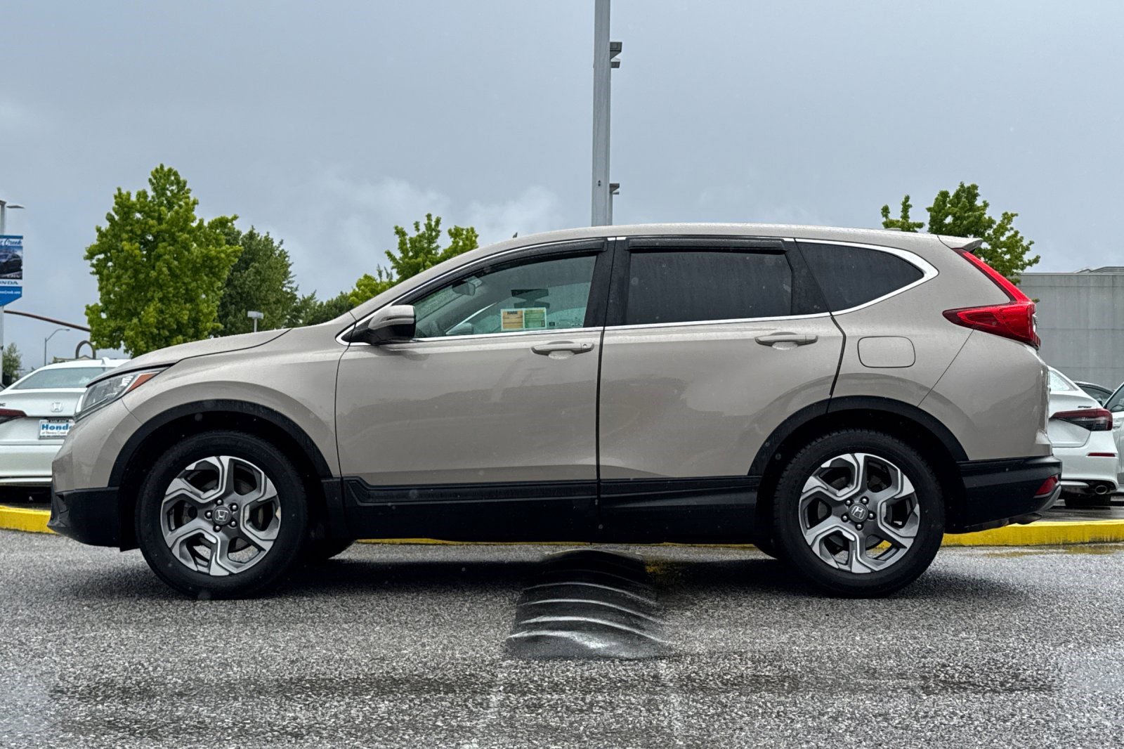 Used 2018 Honda CR-V EX image 2