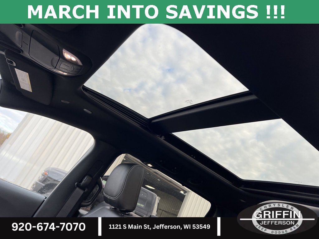 New 2026 Chrysler Pacifica Select w/ S Appearance Package image 12