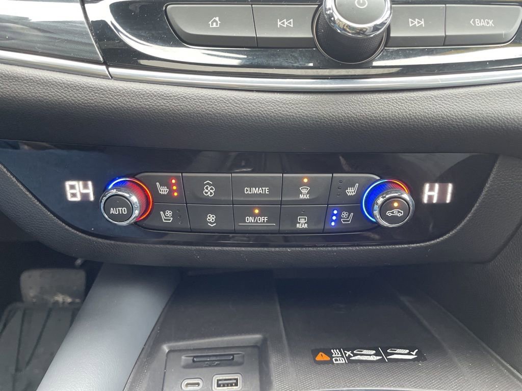 Used 2024 Buick Enclave Premium w/ Experience Buick Package image 23