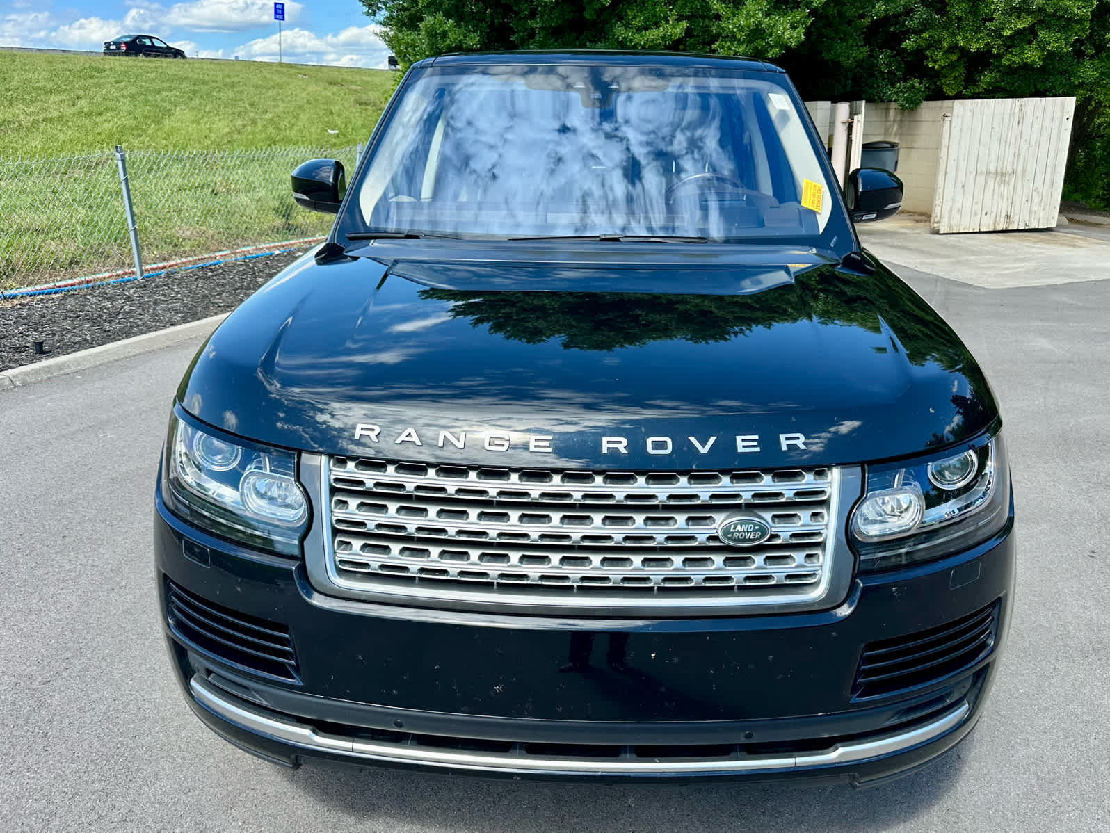 Used 2017 Land Rover Range Rover HSE AWD/4WD image 2