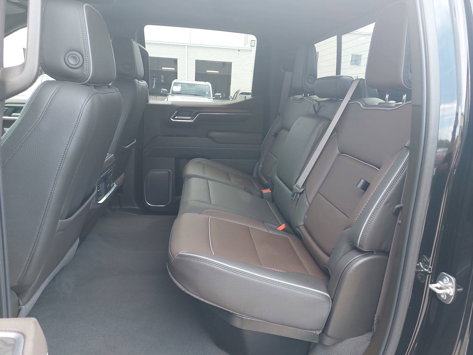 Used 2025 GMC Sierra 1500 Denali w/ Technology Package AWD/4WD image 15