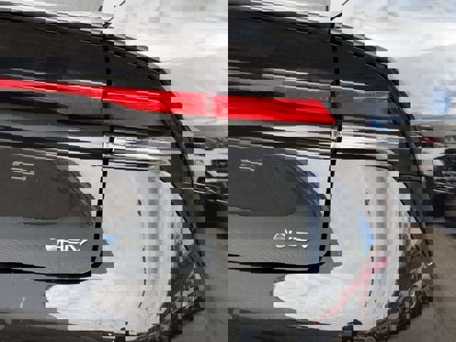 Used 2023 Toyota Prius LE image 6