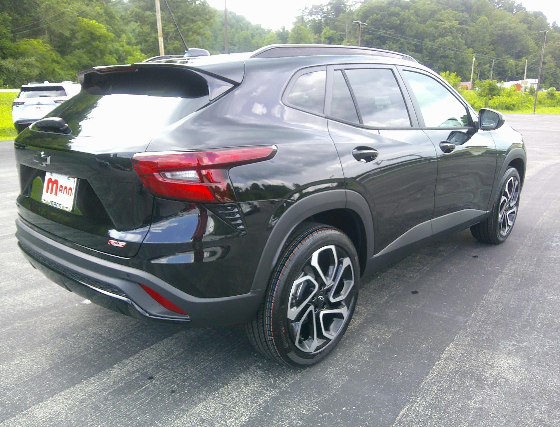 New 2026 Chevrolet Trax RS w/ Sunroof Package FWD image 4