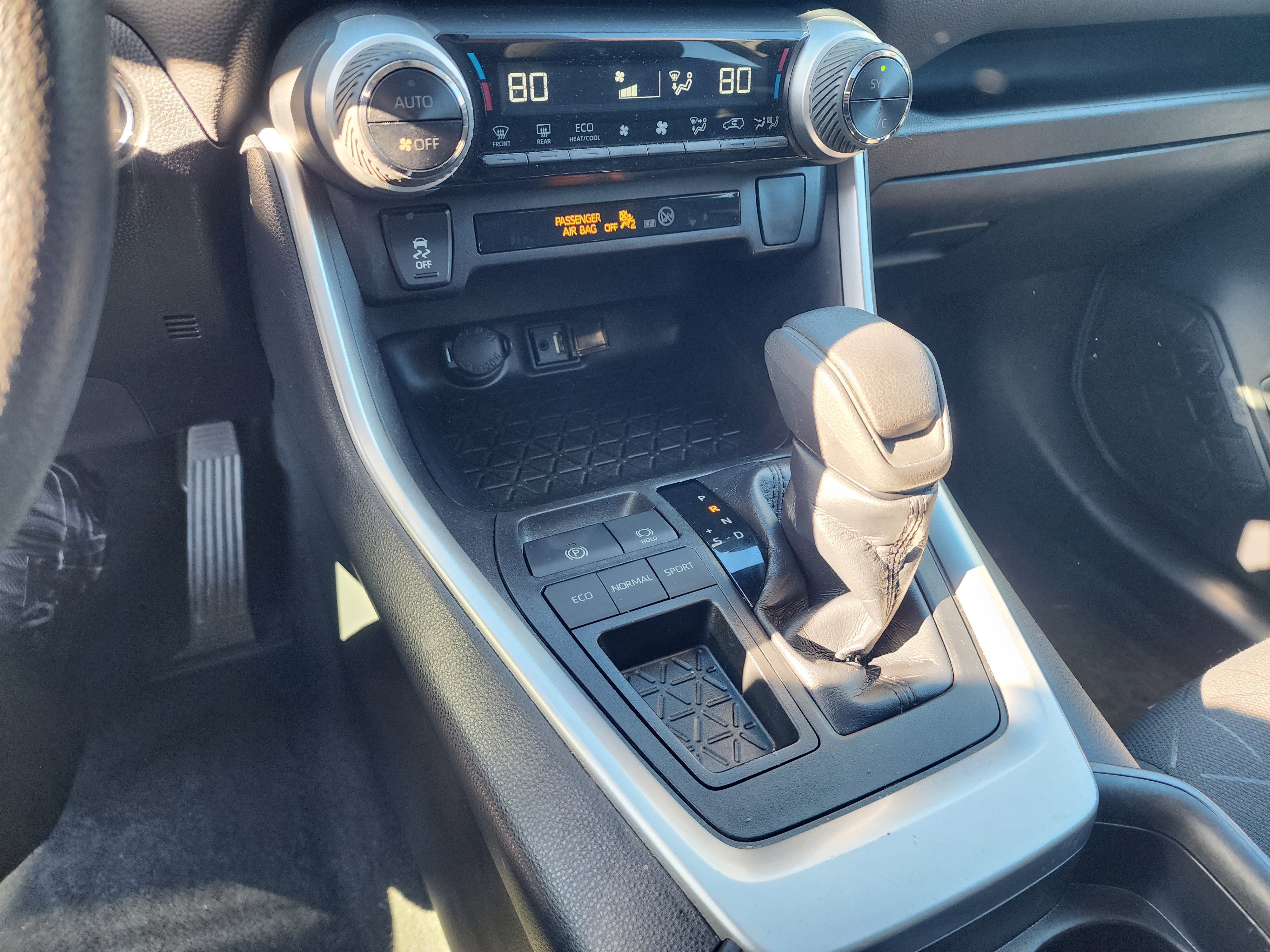 Used 2019 Toyota RAV4 XLE image 34