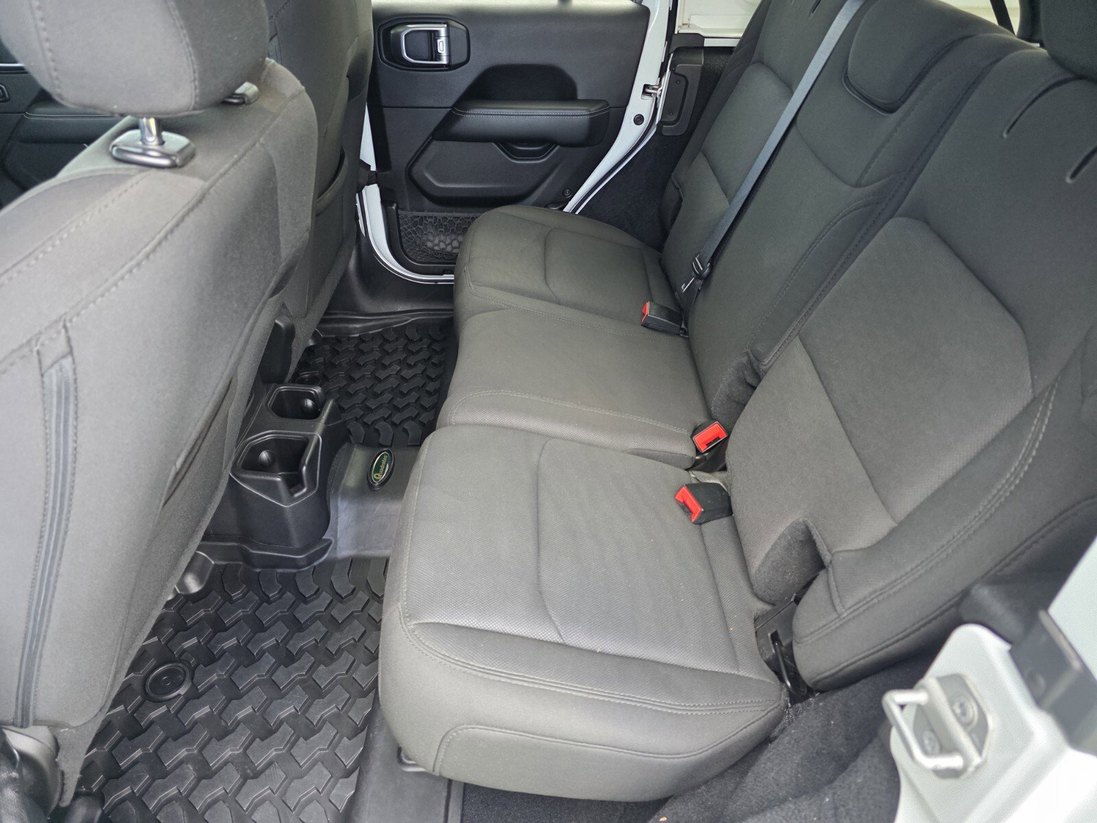 Used 2019 Jeep Wrangler Unlimited Sahara w/ Uconnect 4C Nav & Sound Group image 15