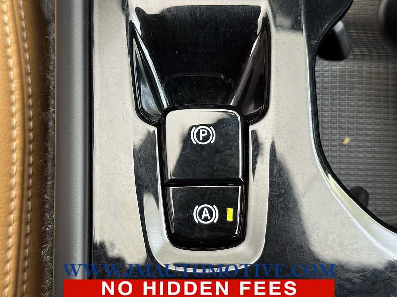 Used 2019 Volvo XC40 T5 Inscription AWD/4WD image 32
