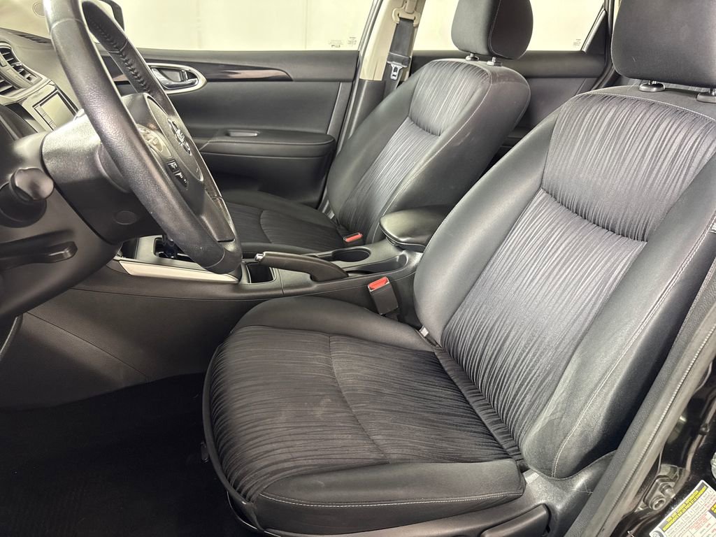 Used 2019 Nissan Sentra SV w/ Special Edition Package FWD image 11