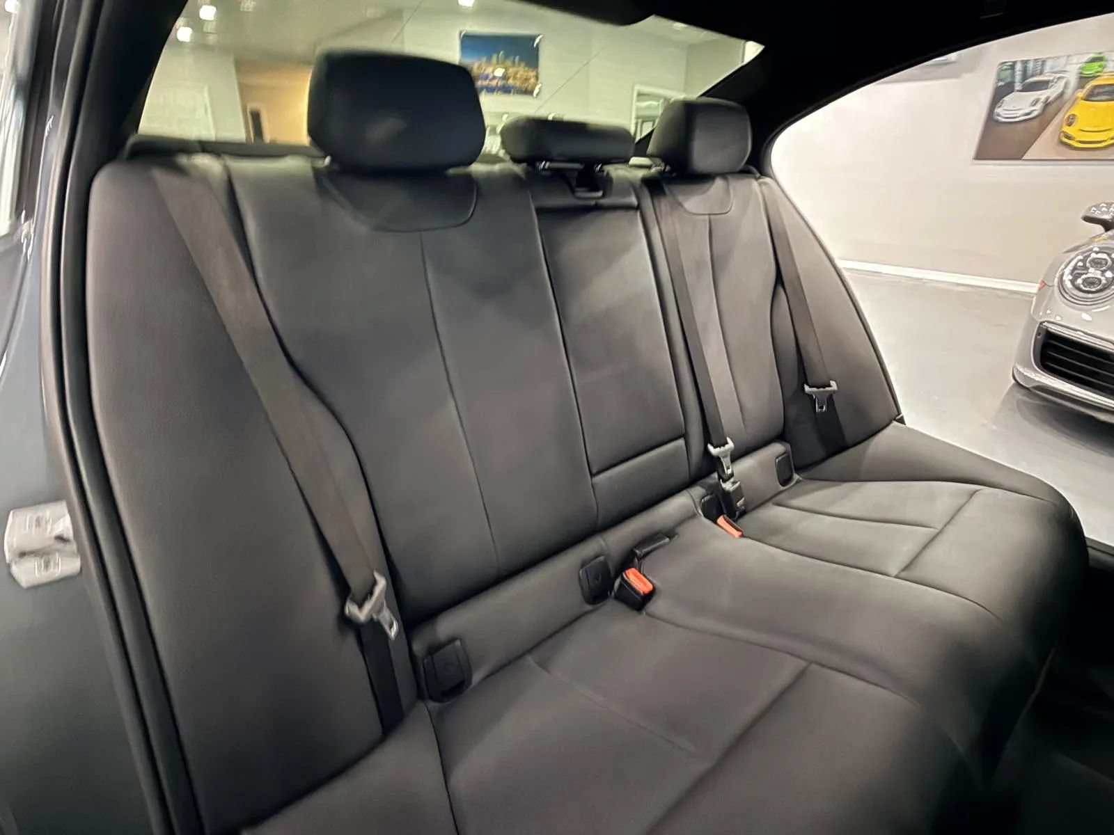 Used 2018 BMW 330i Sedan RWD image 18