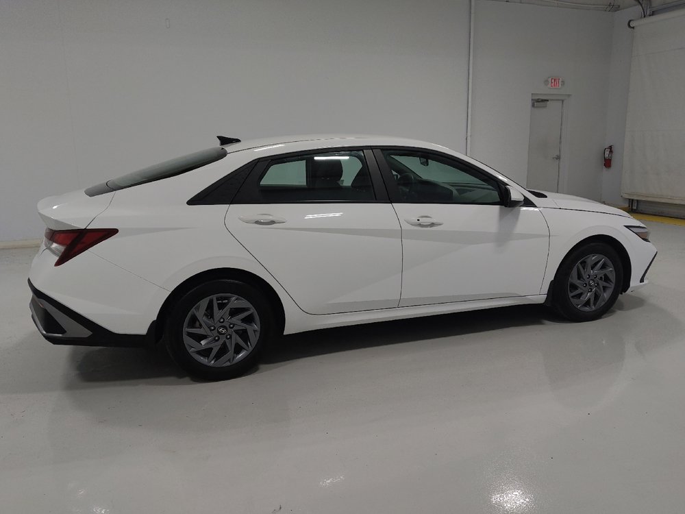 Used 2024 Hyundai Elantra SEL FWD image 10