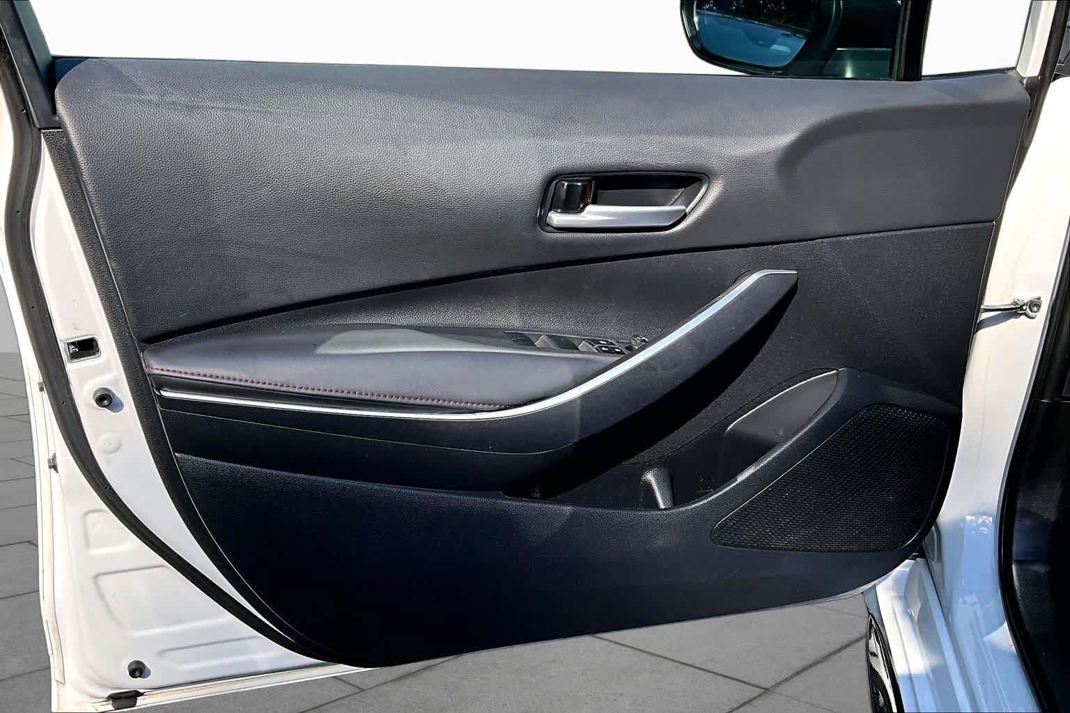 Certified 2024 Toyota Corolla SE w/ SE Premium Package FWD image 21