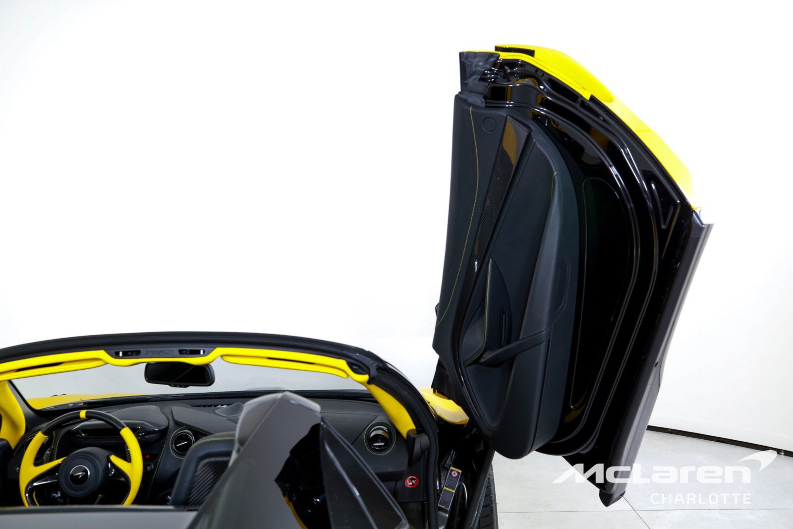 Used 2022 McLaren 765LT RWD image 19