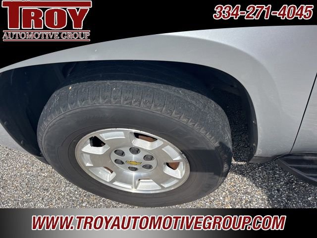 Used 2013 Chevrolet Suburban LT w/ Luxury Package image 16