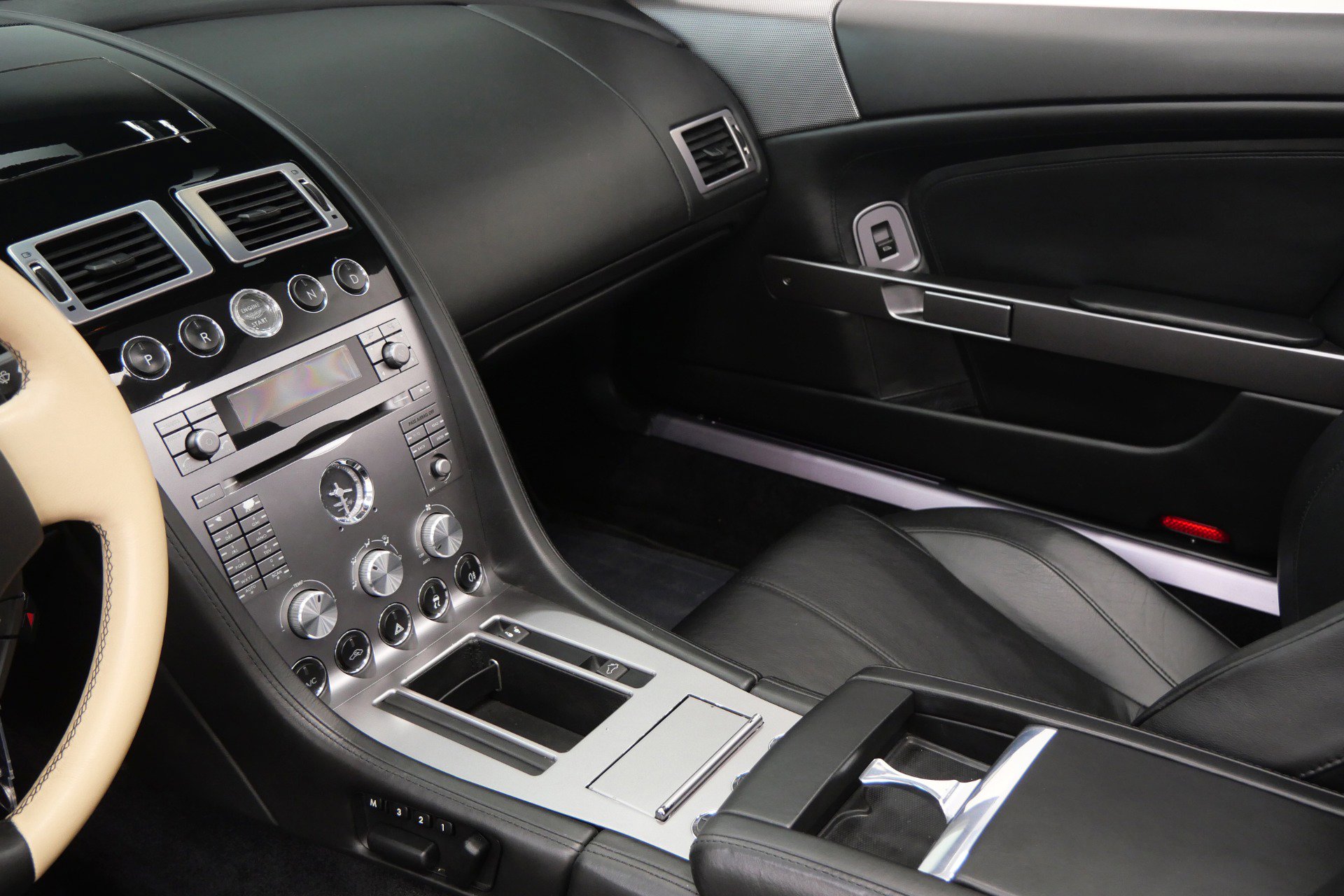 Used 2008 Aston Martin DB9 Volante RWD image 29