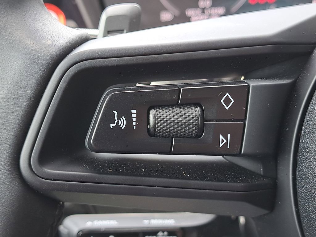 Certified 2025 Porsche Cayenne image 38