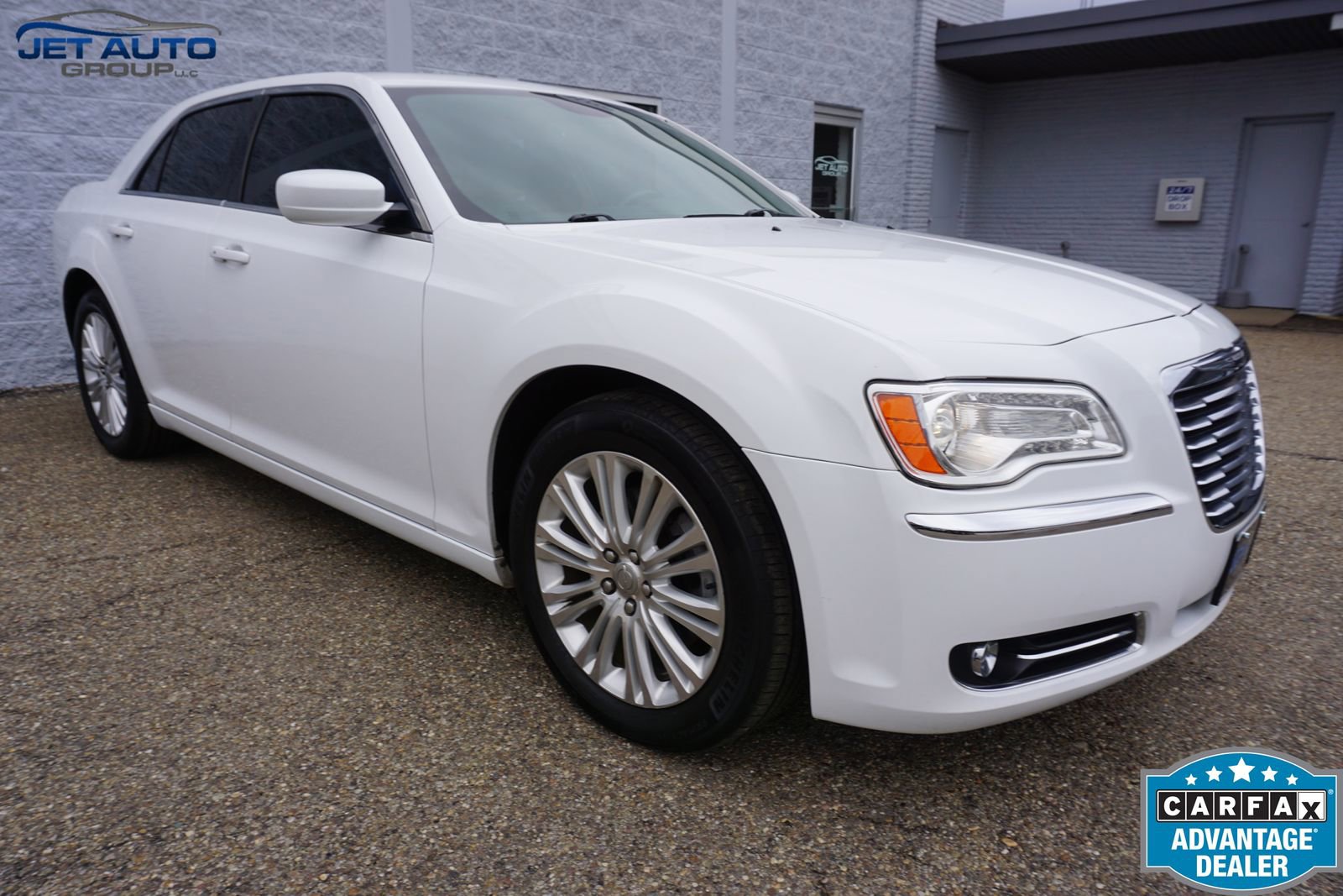 Used 2014 Chrysler 300 AWD w/ Driver Convenience Group image 1