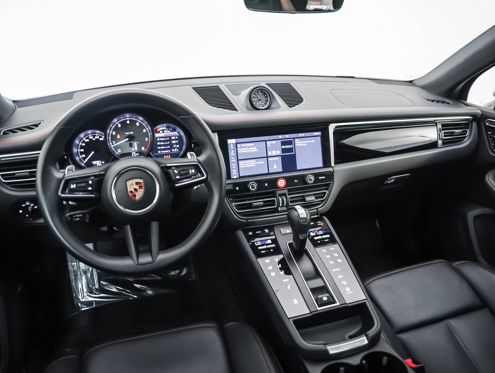 Certified 2022 Porsche Macan S w/ Premium Package Plus image 19