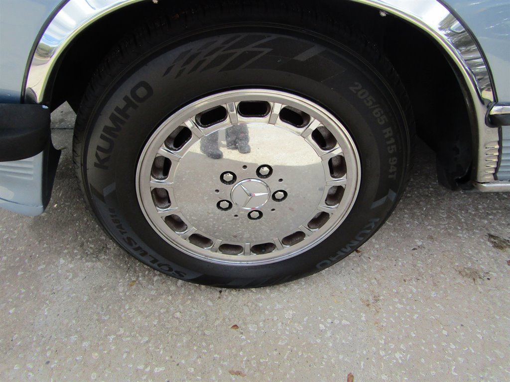 Used 1988 Mercedes-Benz 560 SL image 14