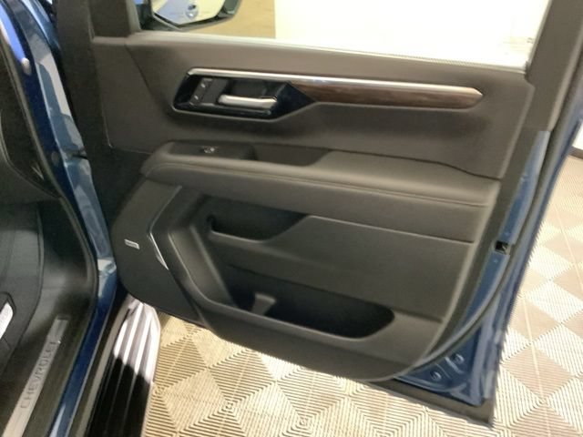New 2026 Chevrolet Suburban Premier AWD/4WD image 33