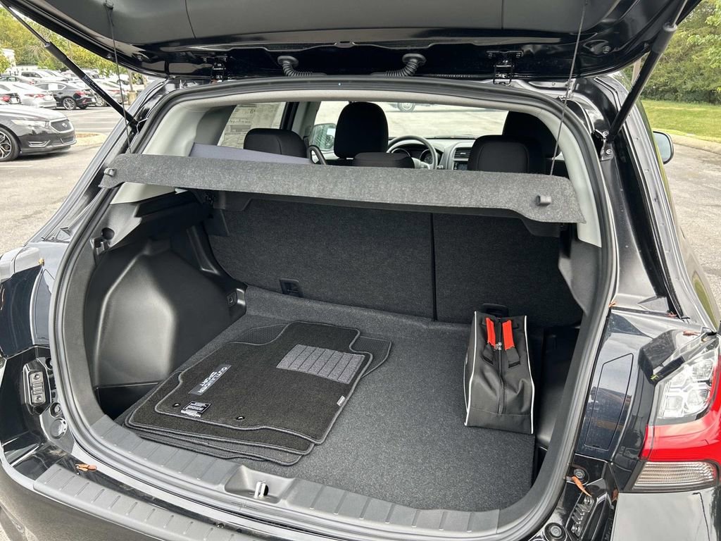 New 2025 Mitsubishi Outlander Sport SE image 11