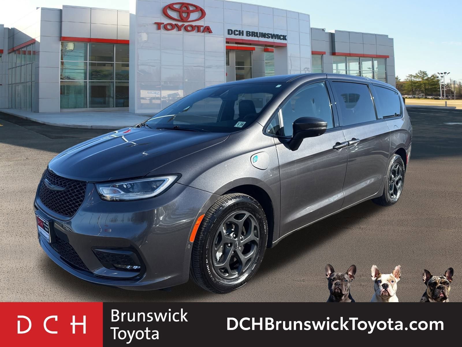 Used 2023 Chrysler Pacifica Touring-L w/ Uconnect Theater Family Group image 1