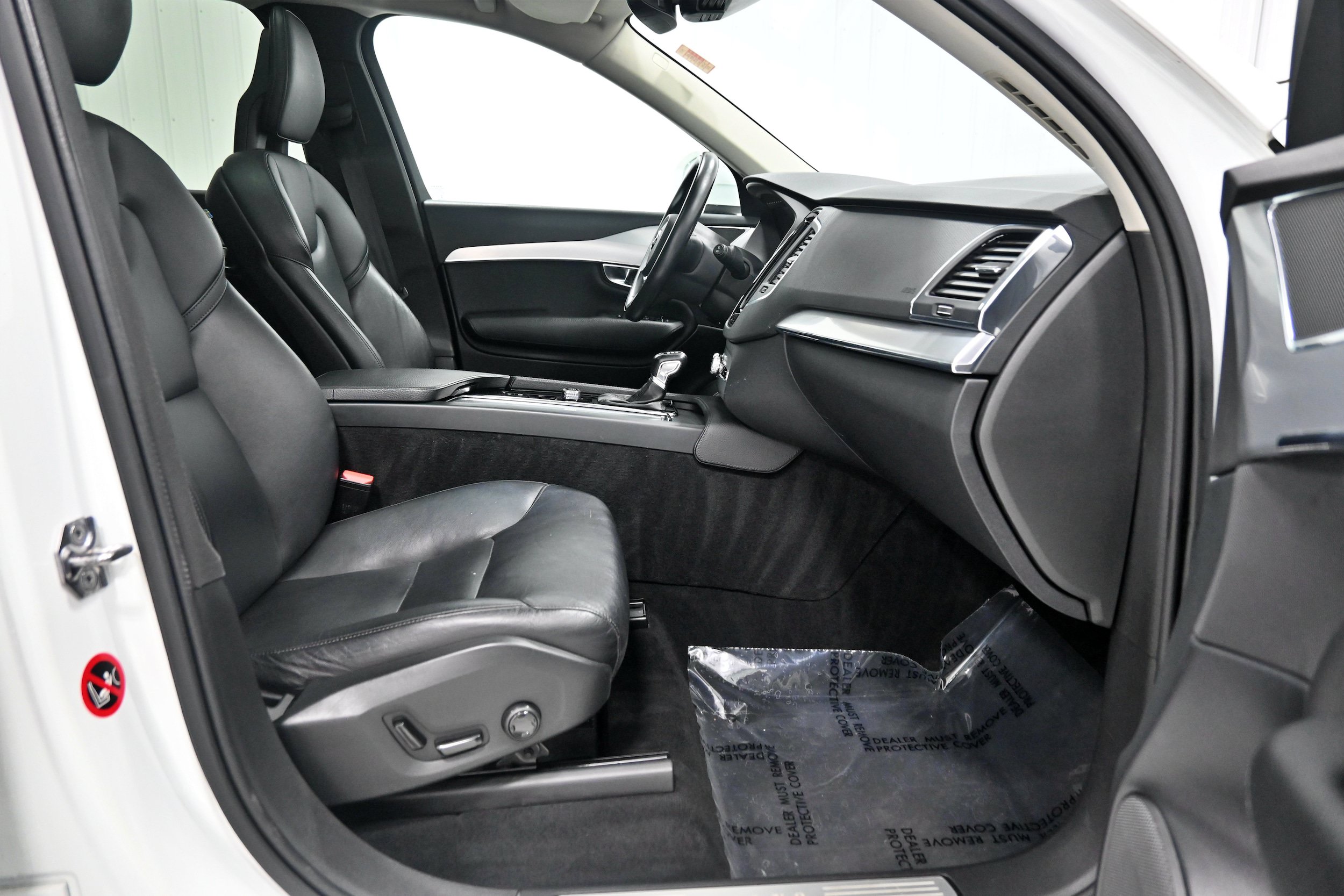 Used 2018 Volvo XC90 T5 Momentum AWD/4WD image 26