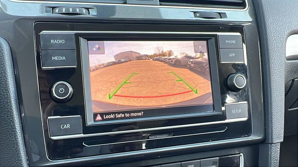 Used 2018 Volkswagen Golf SE FWD image 30