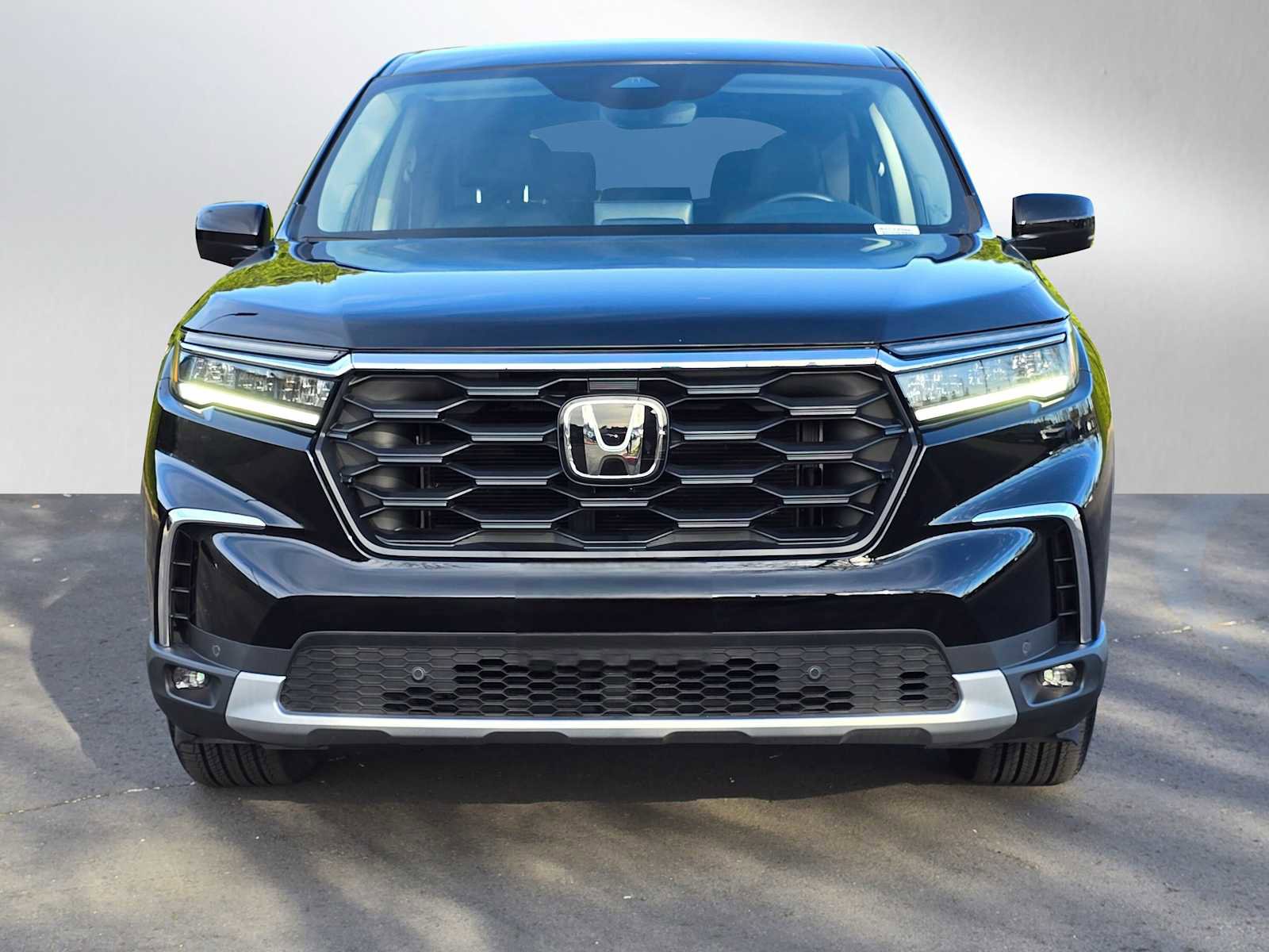 Used 2025 Honda Pilot EX-L image 8