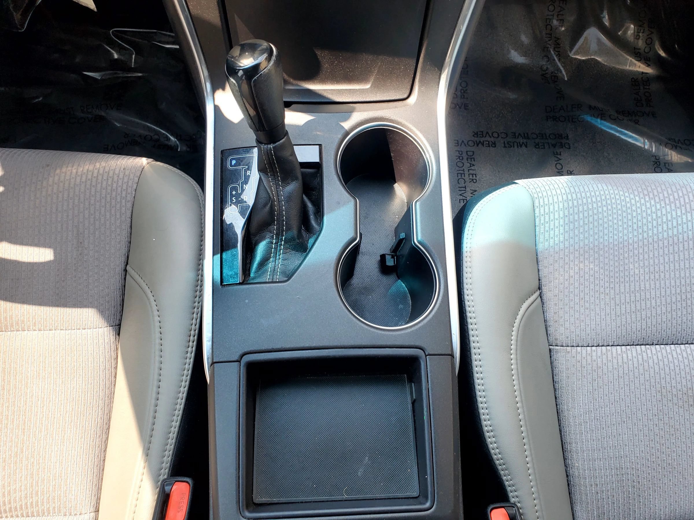 Used 2017 Toyota Camry SE FWD image 33