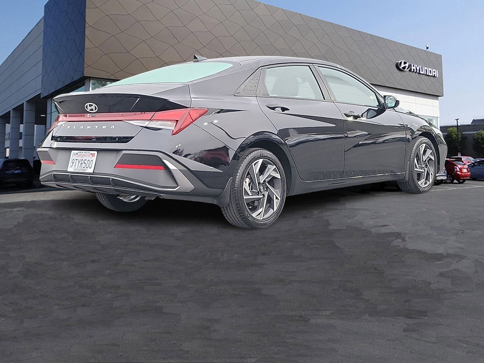 Certified 2025 Hyundai Elantra Sport image 2