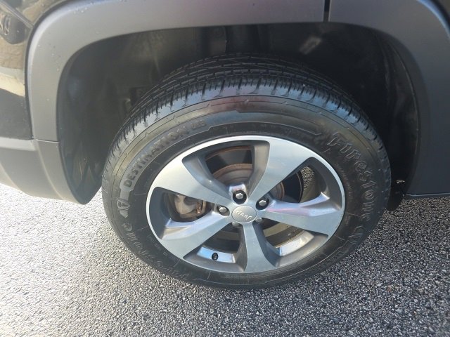 Used 2020 Jeep Cherokee Limited image 8