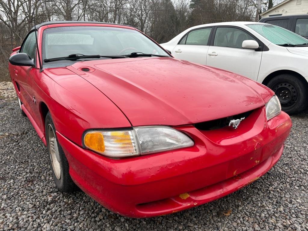 Used 1995 Ford Mustang Convertible image 2