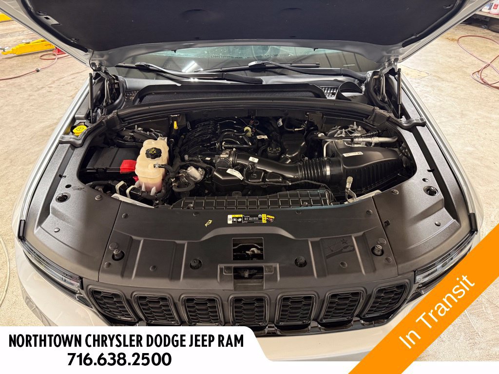 Used 2023 Jeep Grand Cherokee Altitude AWD/4WD image 30