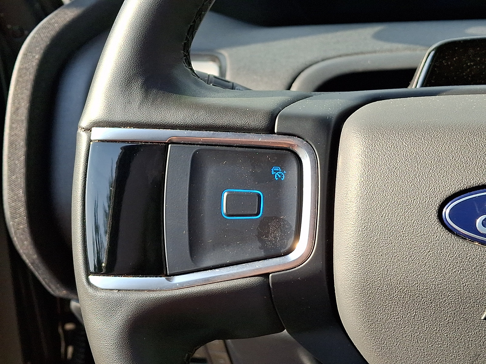 Used 2025 Ford Expedition Active AWD/4WD image 24