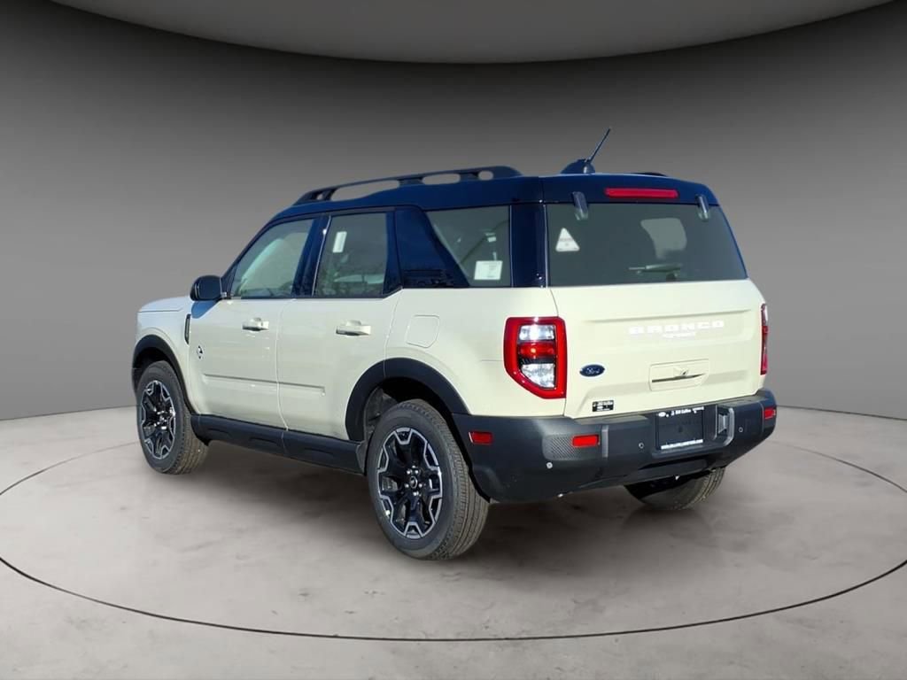 New 2025 Ford Bronco Sport Outer Banks image 3