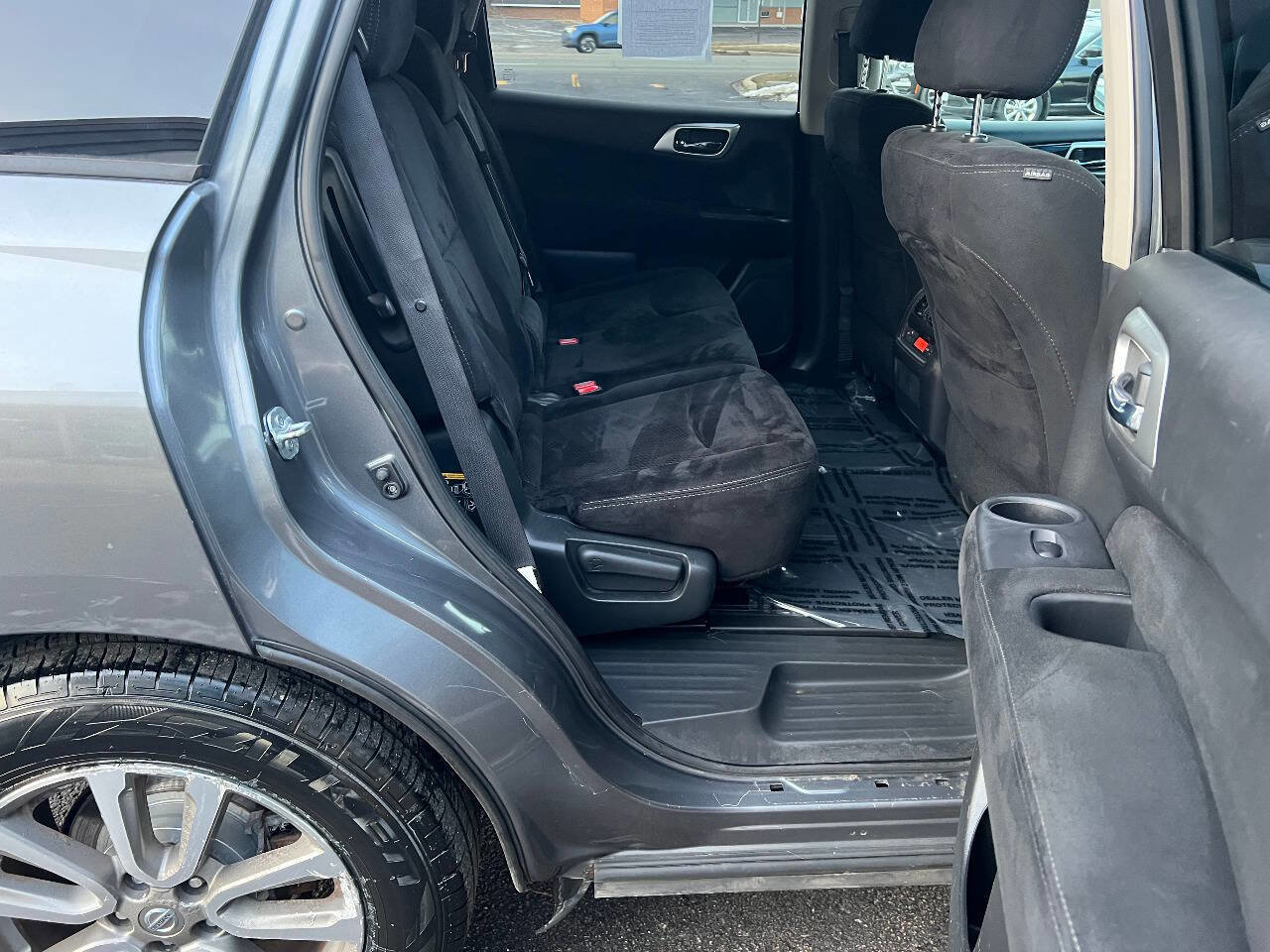 Used 2015 Nissan Pathfinder SV image 24