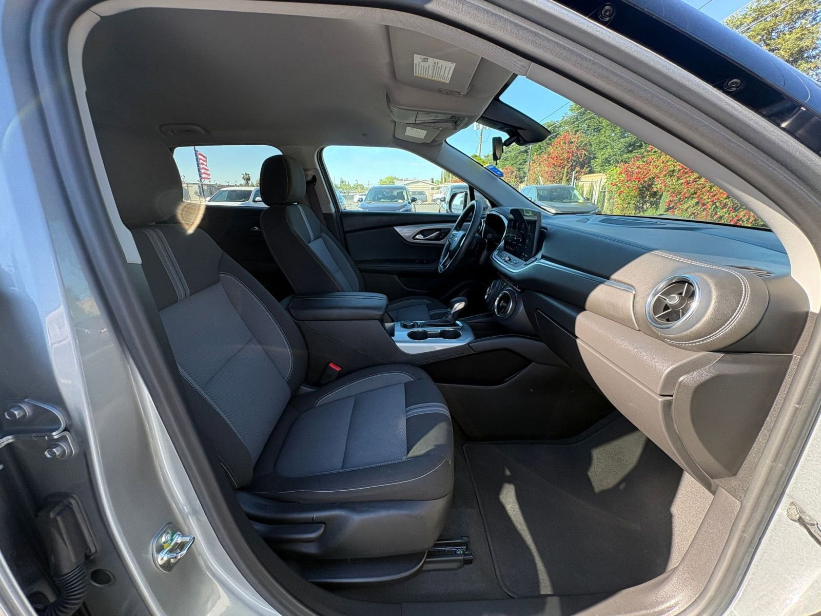 Used 2025 Chevrolet Blazer LT image 29