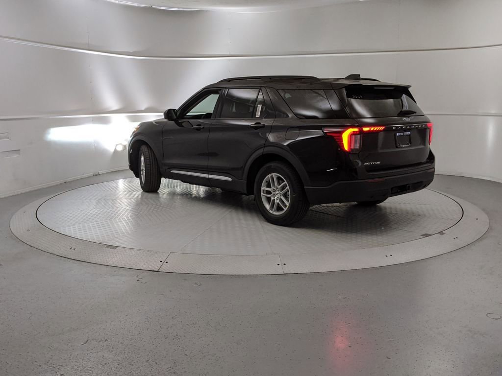 New 2025 Ford Explorer Active image 4