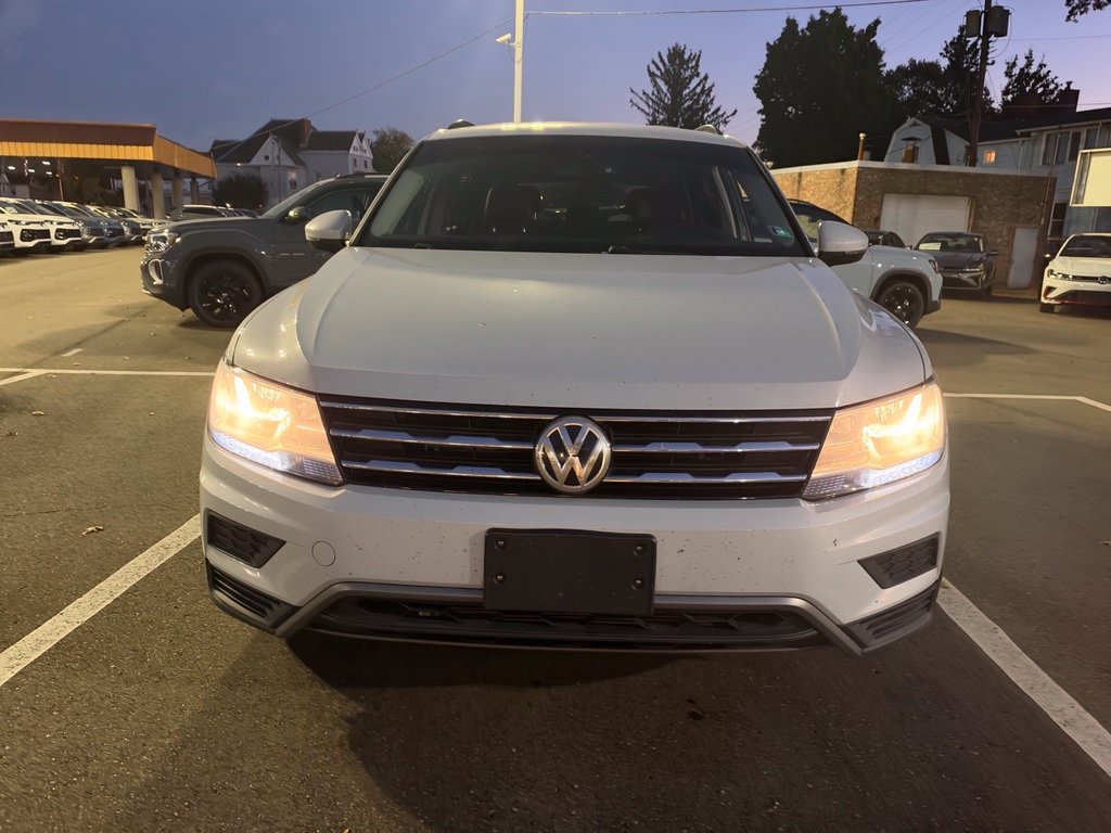 Used 2018 Volkswagen Tiguan SE AWD/4WD image 2