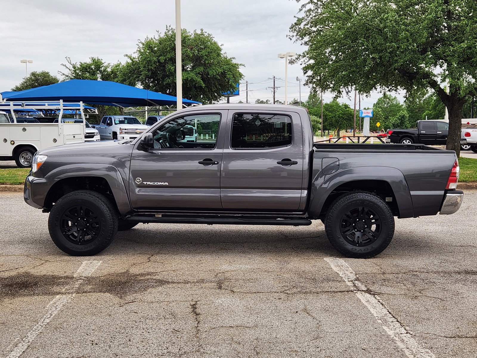 Used 2015 Toyota Tacoma PreRunner w/ SR5 Package RWD image 3