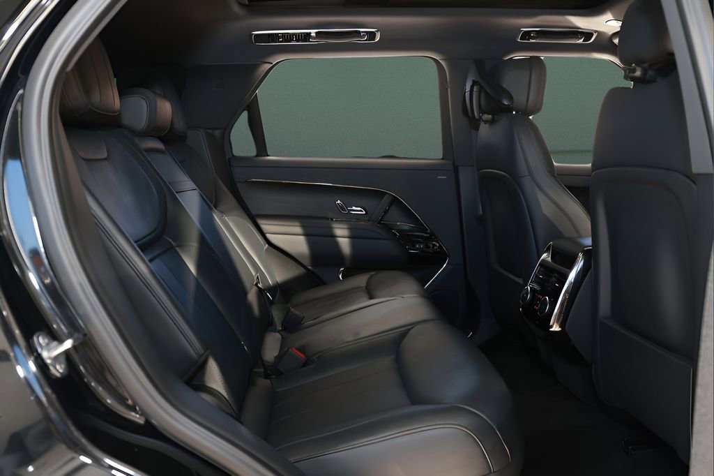 Used 2023 Land Rover Range Rover Sport SE Dynamic image 13