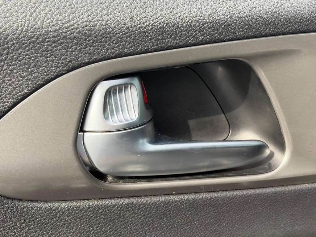 Used 2025 Chrysler Pacifica Select FWD image 22