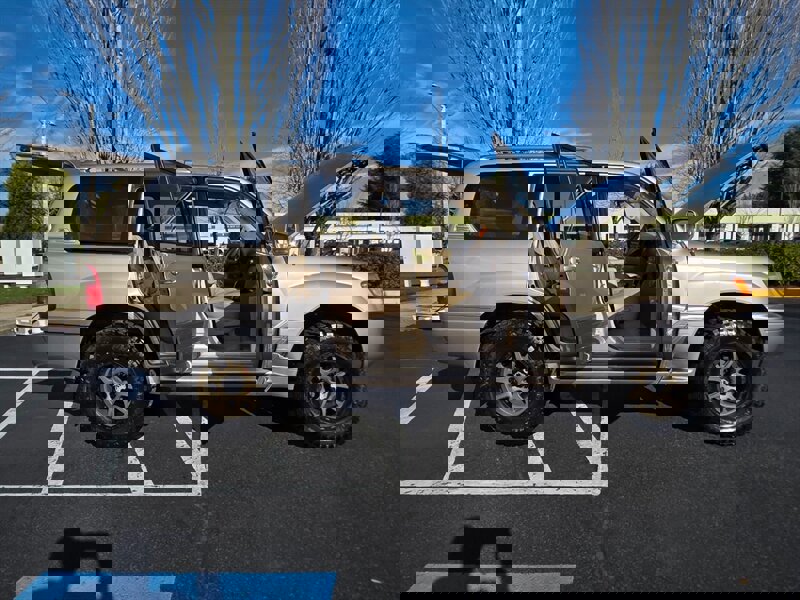 Used 2000 Lexus LX 470 4WD image 24