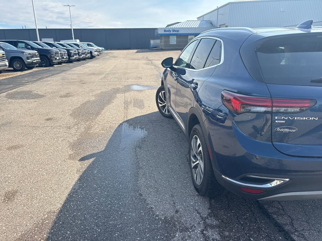 Used 2023 Buick Envision Essence image 7