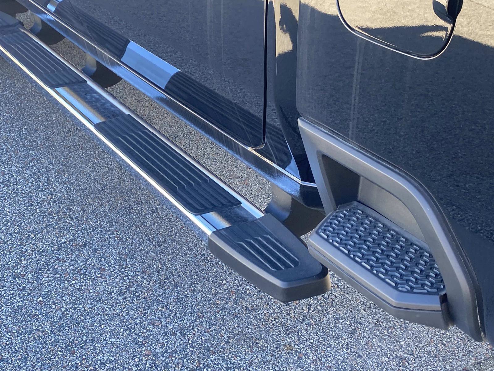 New 2024 GMC Sierra 3500 SLT w/ SLT Premium Package image 8