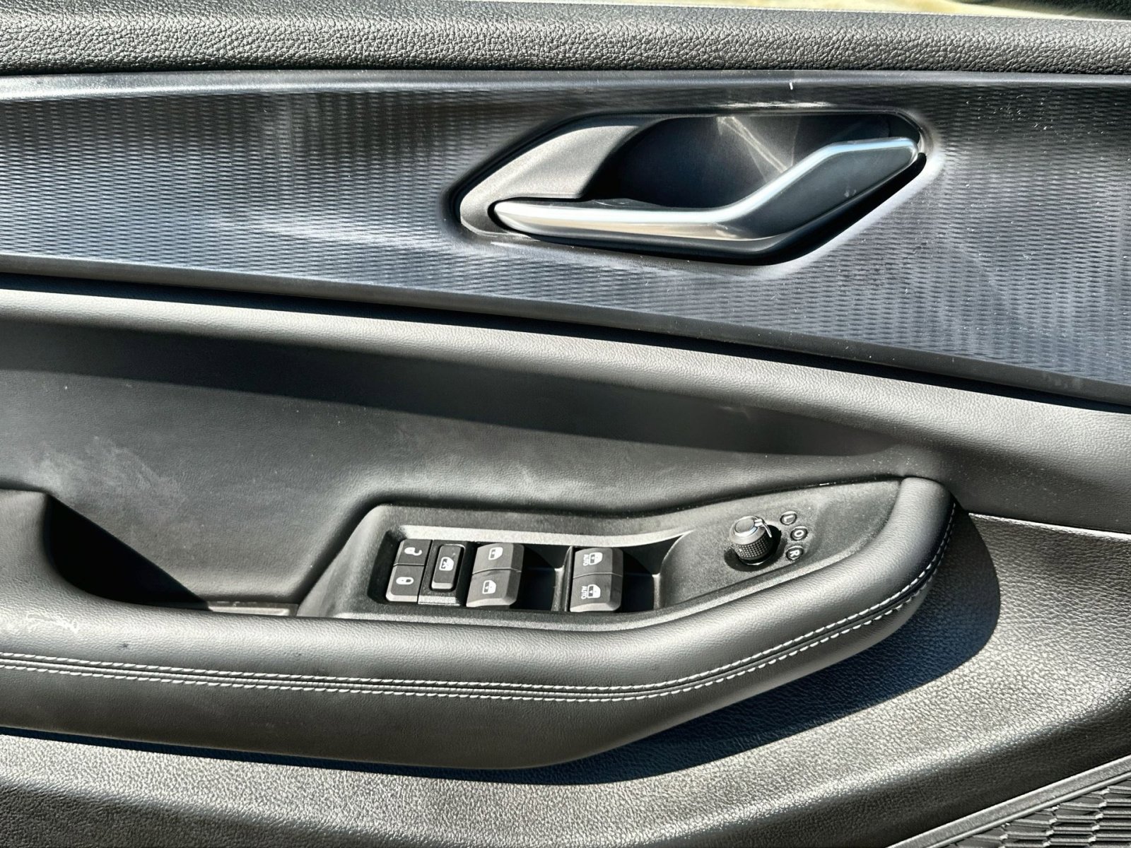 New 2025 Jeep Grand Cherokee Laredo X w/ Luxury Tech Group I image 15