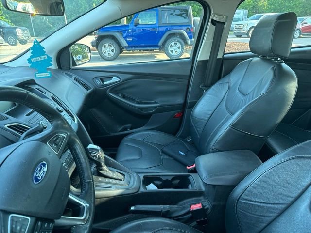 Used 2015 Ford Focus SE w/ Equipment Group 201A FWD image 7