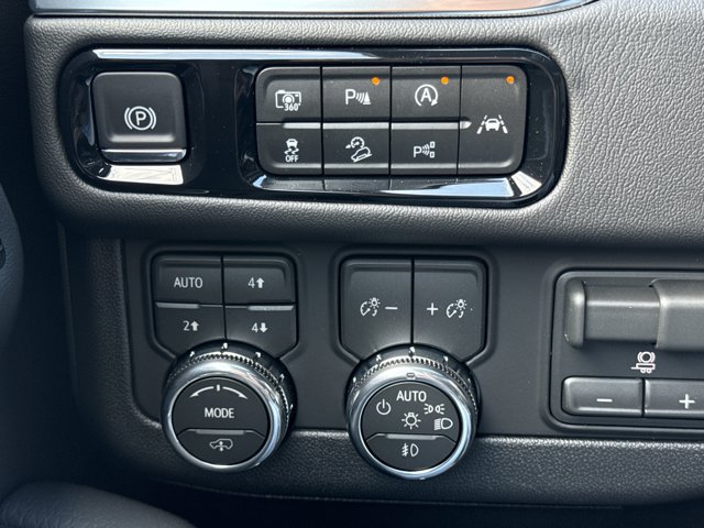 New 2026 GMC Yukon Denali w/ Denali Reserve Package AWD/4WD image 27