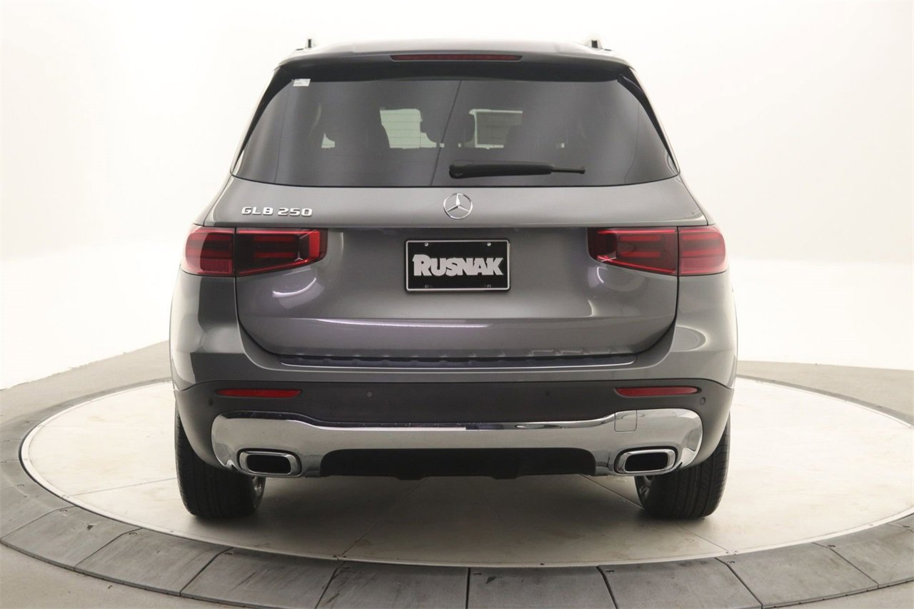 New 2026 Mercedes-Benz GLB 250 image 3