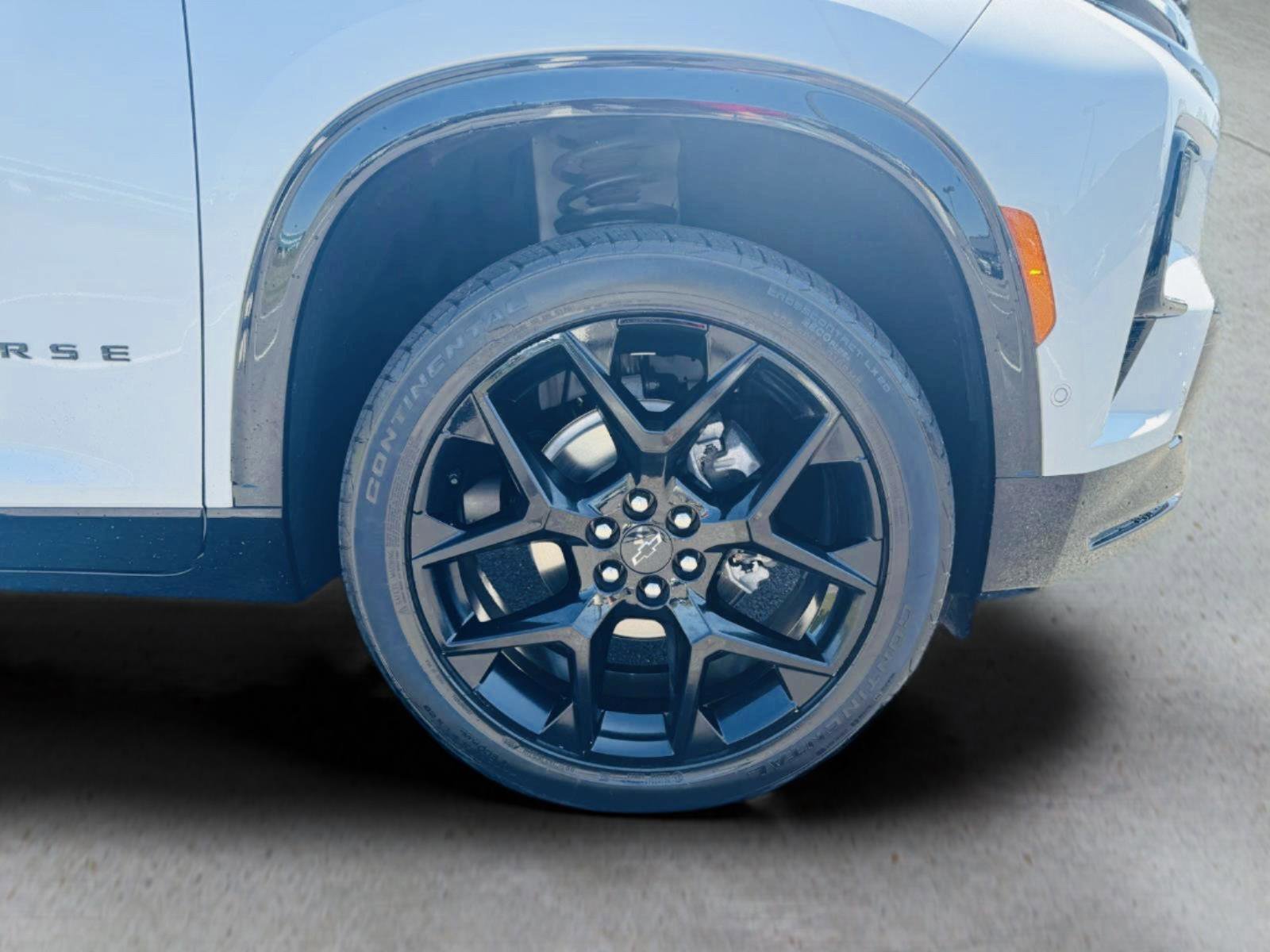 Used 2024 Chevrolet Traverse RS FWD image 46