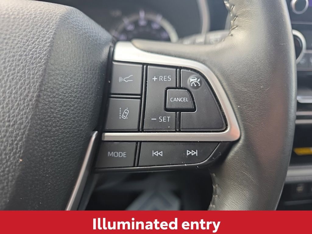 Used 2024 Toyota Highlander XLE image 27